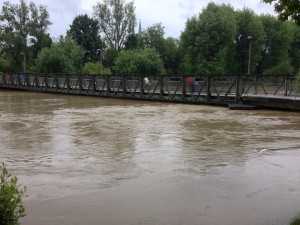 Grieser Steg beim Hochwasser 2013